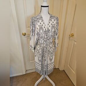 Soma Black and White Short Paisley Robe